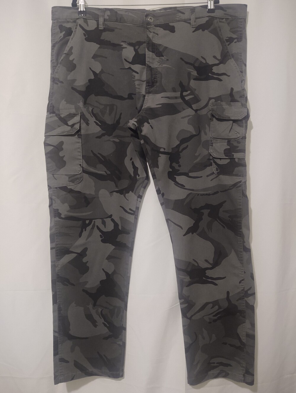 Wrangler Gray Camouflage Cargo Pants 42x30